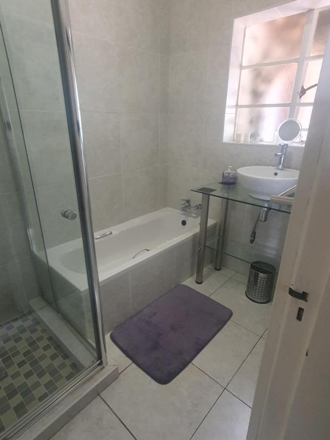 R & R'S Retreat Bed & Breakfast Johannesburg Ngoại thất bức ảnh
