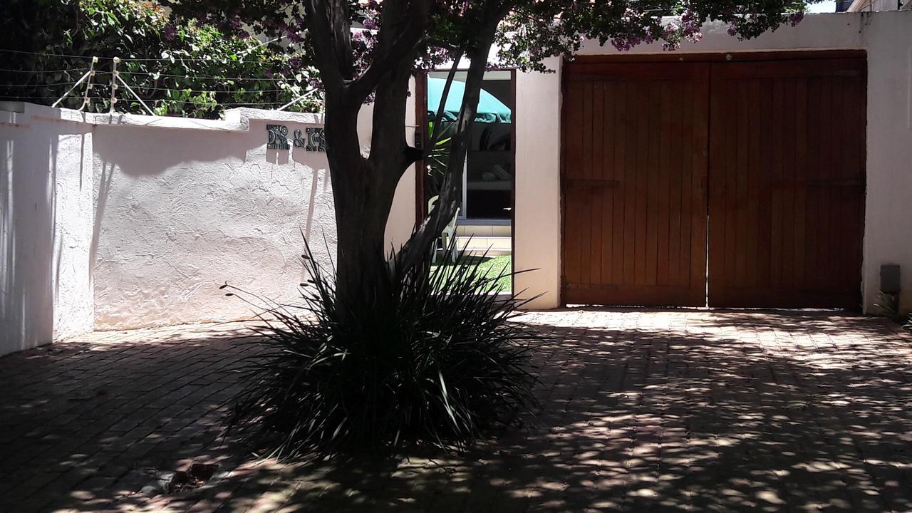 R & R'S Retreat Bed & Breakfast Johannesburg Ngoại thất bức ảnh